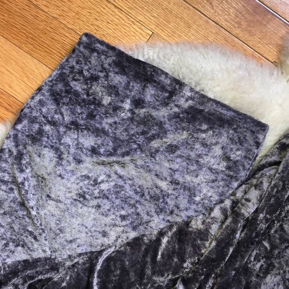 Out from Under velvet pants - Picture 3 of 4